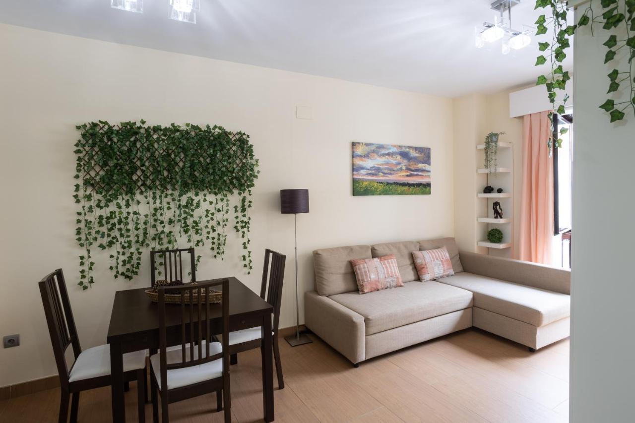 Sol Sevilla Urban Apartment ภายนอก รูปภาพ